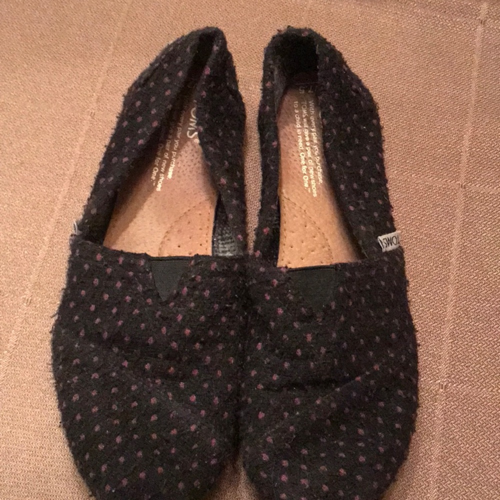 Black and Purple Toms